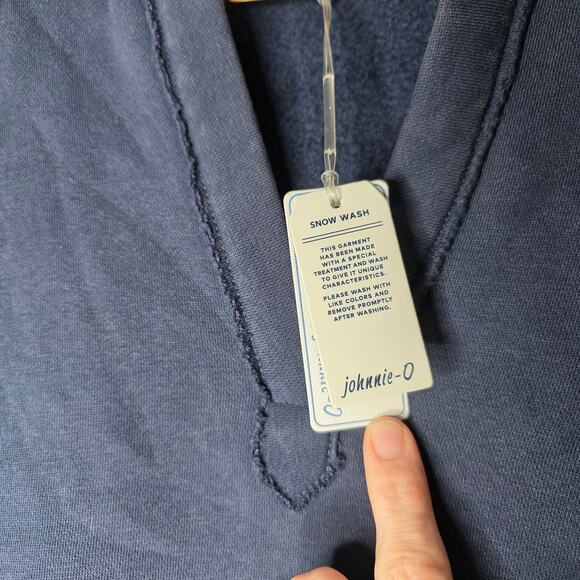 Johnnie-O Performance Sweatshirt Medium NWT Navy Blue Pullover Golf, Logo Sleeve - Picture 9 of 11